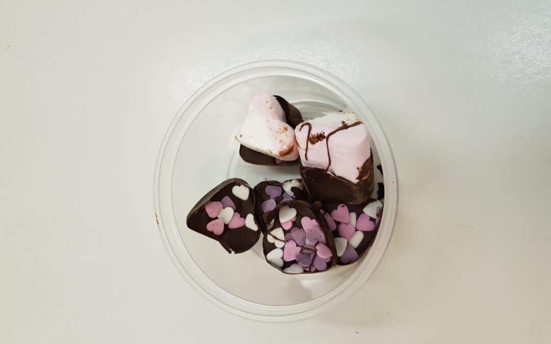 Gezellige meidenclub in het teken van Valentijn