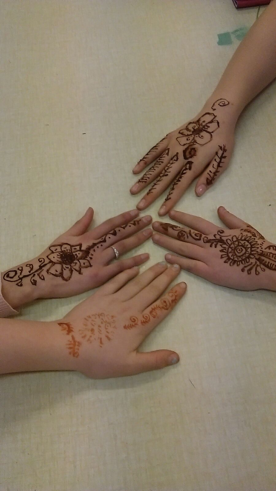 Nieuws Meidenclub: Henna avond