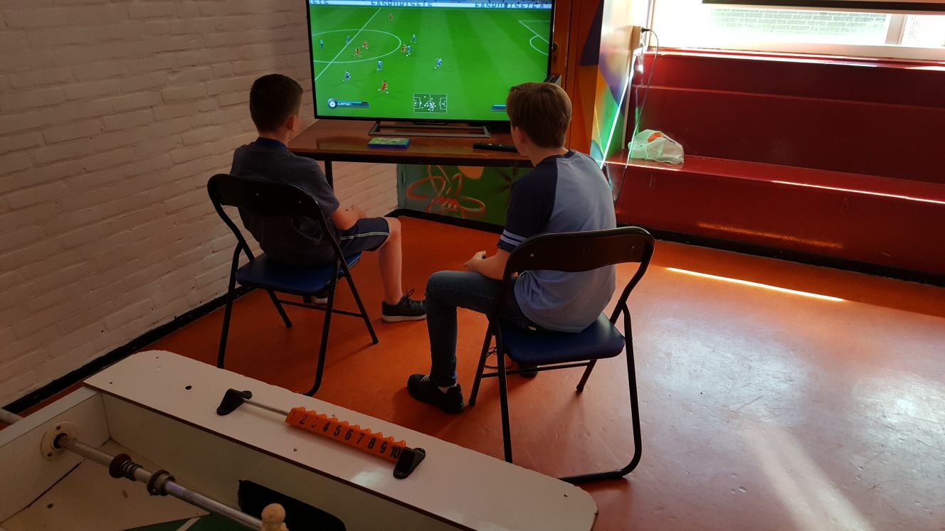 Dinsdagmiddag: Jongerenclub!